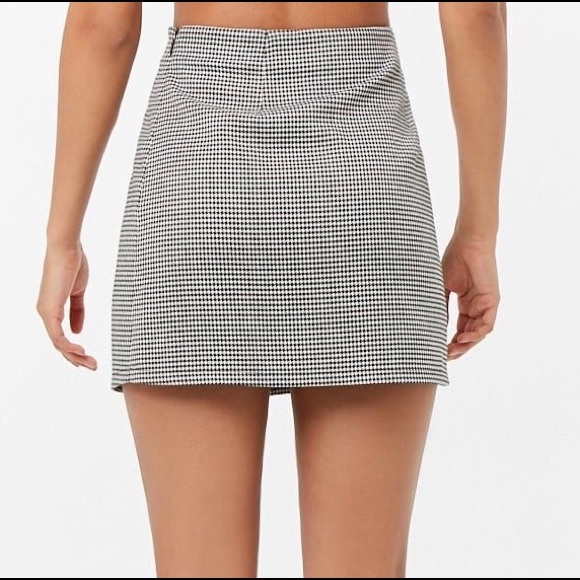 Houndstooth Mini Skirt - Picture 2 of 4